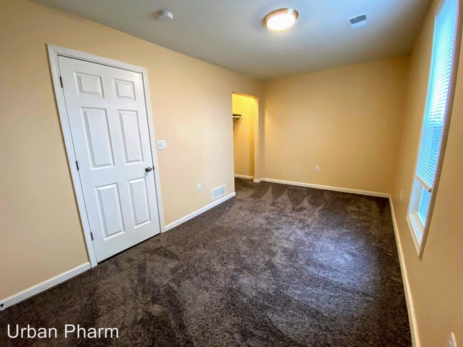 Building Photo - 1233 Ionia Ave SW