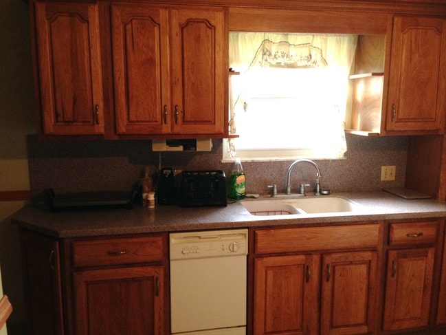 Foto del edificio - 541 Fairlawn St