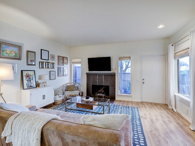 Building Photo - 1617 S Kirkwood Rd