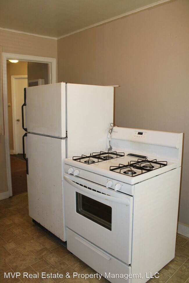 Building Photo - 2 br, 1 bath House - 2208 S Air Depot Blvd