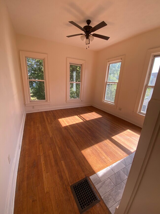 Sala de estar - 96 Maryland St