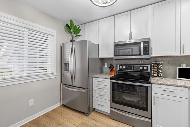 Photo - 850 Ilex Ct (Mount Pleasant, SC) Apartment