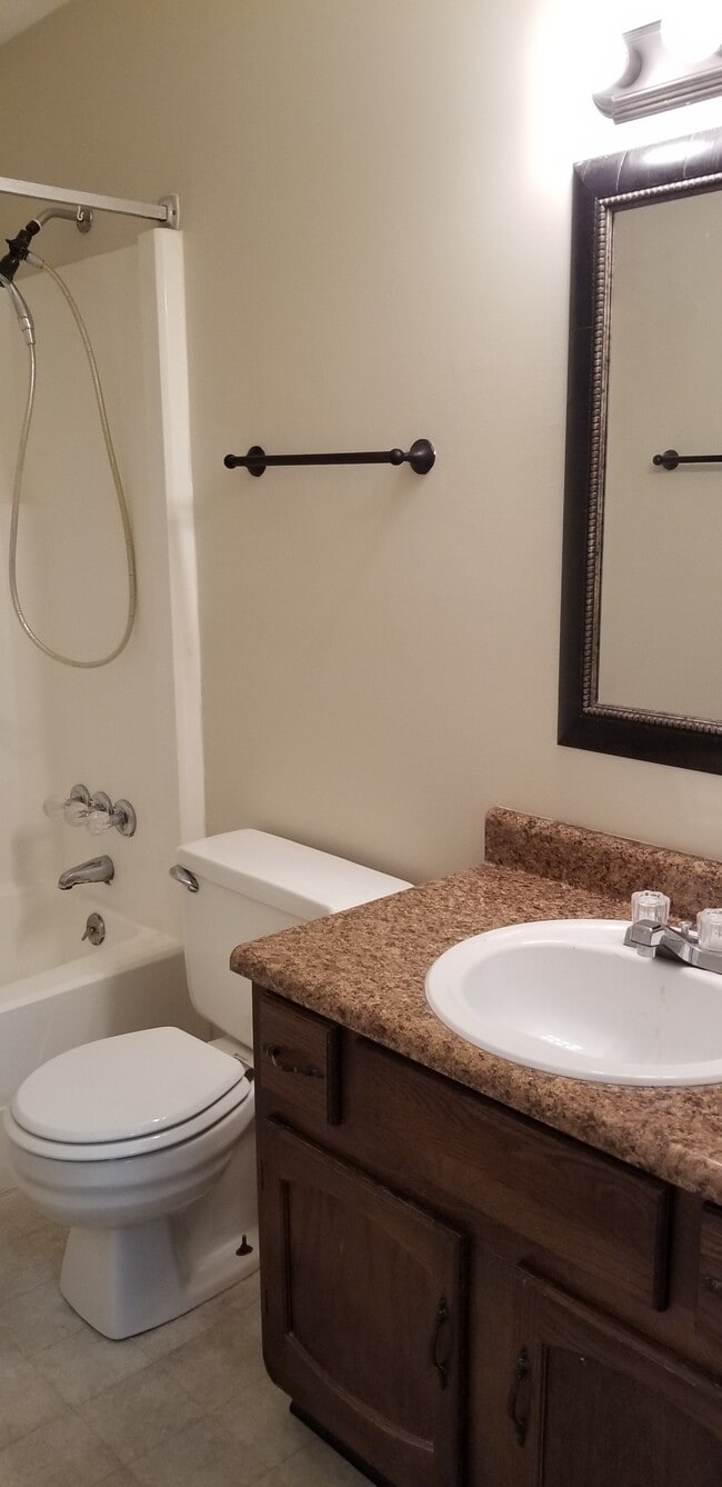 Photo - 1406 Sunset Dr Apartment