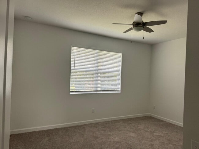 Foto del edificio - 4663 Hollister Ave