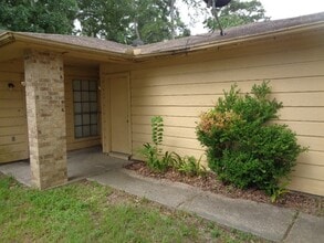 Building Photo - 1616 Hazelwood St