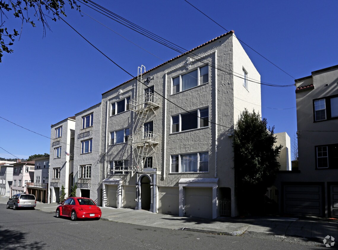 Foto principal - 840 York Apartments