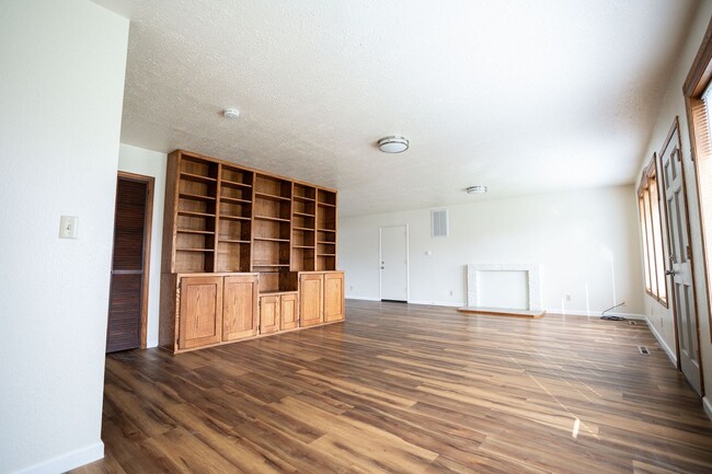 Foto del edificio - Single Level  4 Bedroom Home in Arcata, Ea...