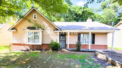 Building Photo - 4702 Crestfield Rd