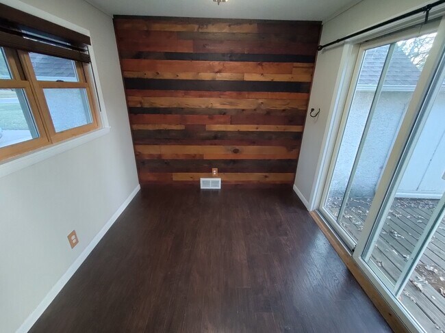 Foto del edificio - 9038 Tyler St NE