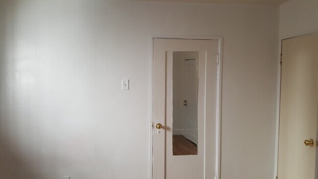 Lots of wall space?? - 657 E 87th St