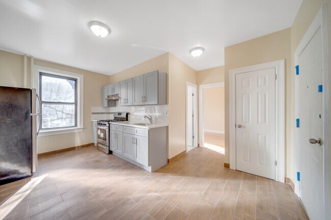 Building Photo - 523-525 34th St