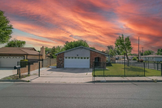 Building Photo - 44202 Fig Ave