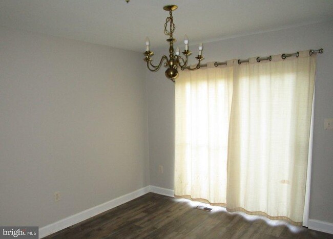 Foto del edificio - 6324 Towncrest Ct