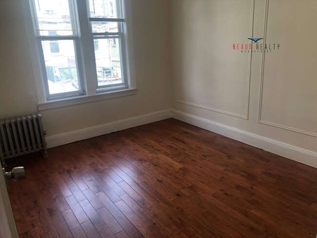 Foto del edificio - 43-22 58th St