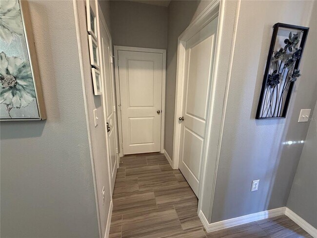 Foto del edificio - 5151 Adelaide Dr