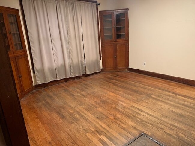 Building Photo - Spacious 2BR/2BA Home with Bonus Room