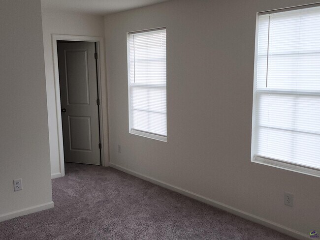 Building Photo - 410 Cannon Pt Dr
