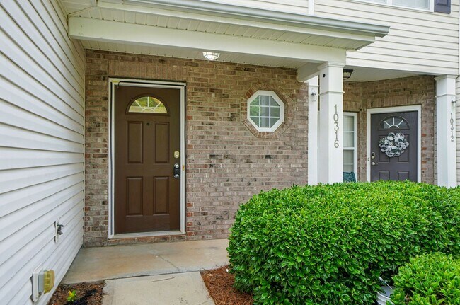 Foto del edificio - (Coming Soon) Townhome in Pineville – Quie...