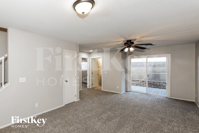 Foto del edificio - 8297 Oliver Twist Ln