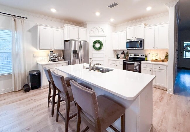 Building Photo - 97 Eagles Nest Dr