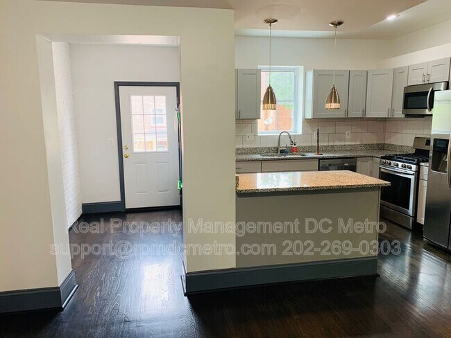 Building Photo - 1397 Sheridan St NW