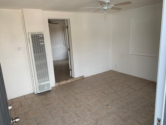 Building Photo - 302 W. Flores Street #14