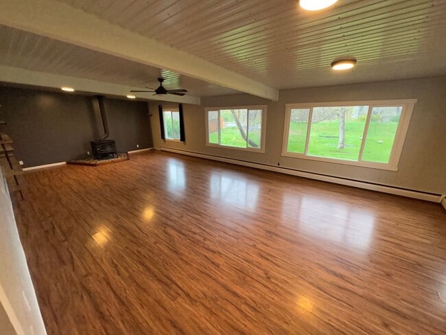 Building Photo - Columbus Riverfront Living: Enjoy the Beau...