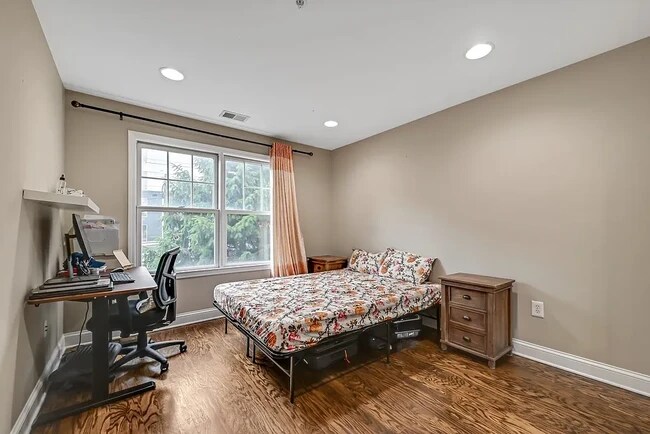 Foto del edificio - 172 Price Ct