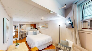 Building Photo - 1029 Beacon St