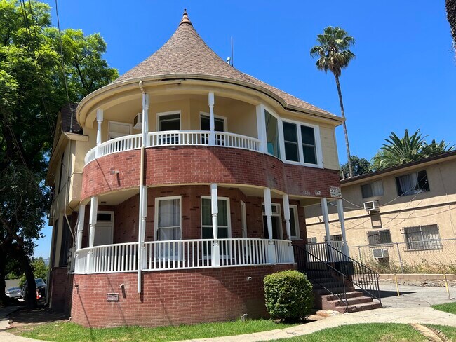 Foto del edificio - 1505 N Raymond Ave
