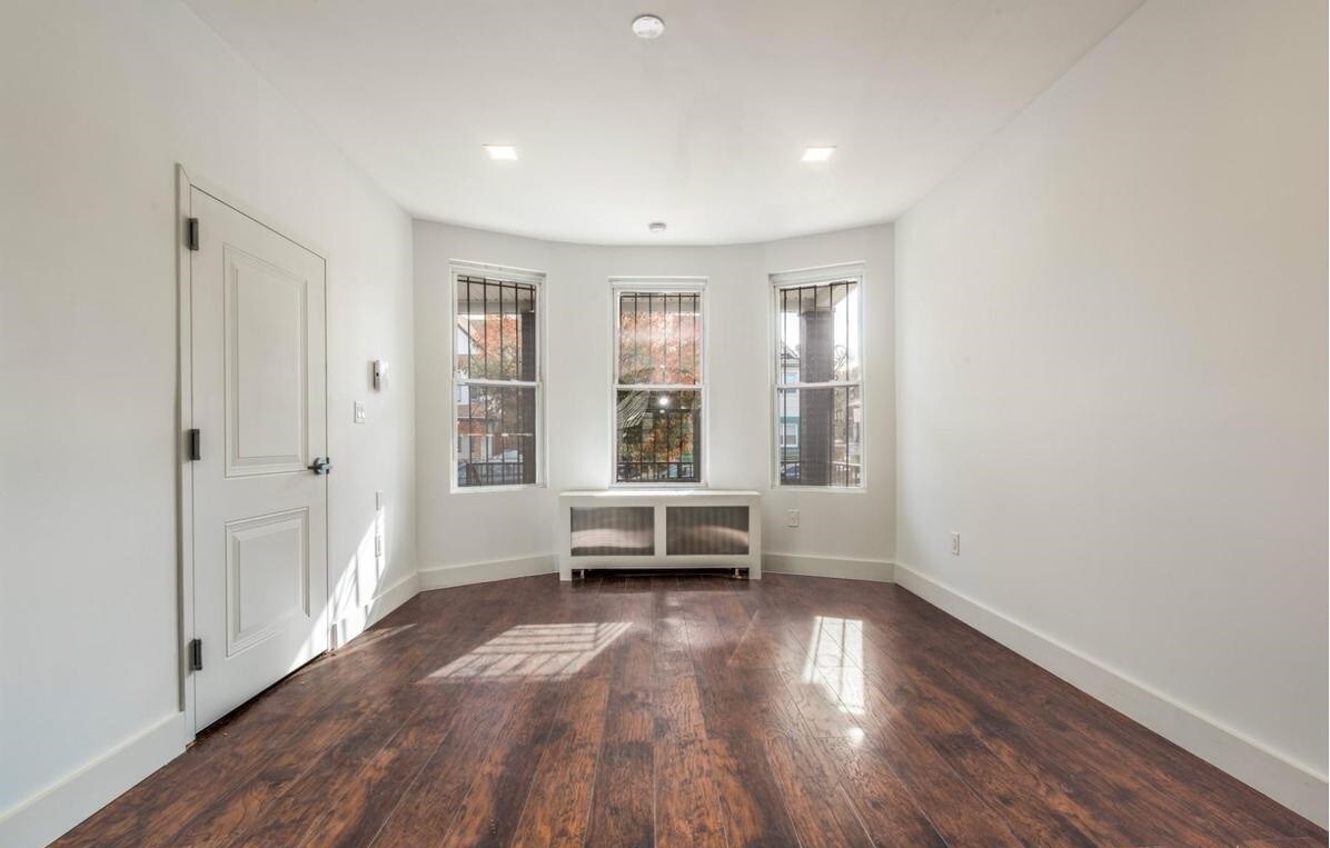 Primary Photo - 707 Ditmas Ave