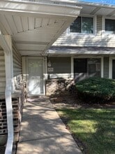 Building Photo - 1433 Bear Flag Dr