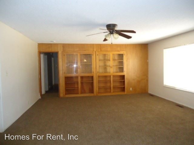 Building Photo - 3 br, 2 bath House - 743 W. Poplar Ave