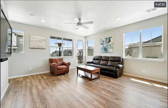 Foto del edificio - 6988 Ipswich Ct