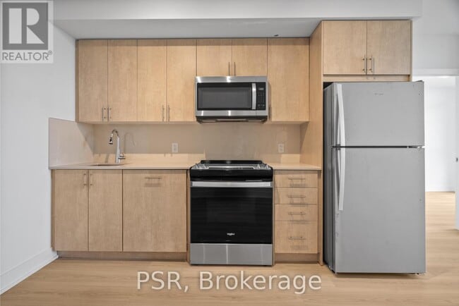 Photo du bâtiment - 2545-2545 Simcoe St N