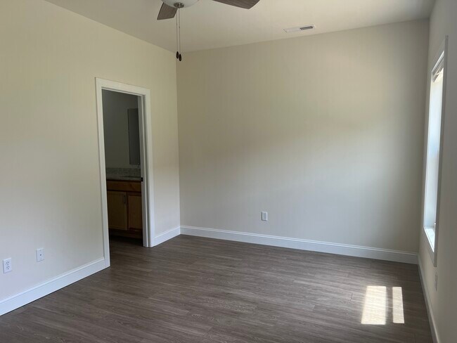 Building Photo - 499 S 100 E