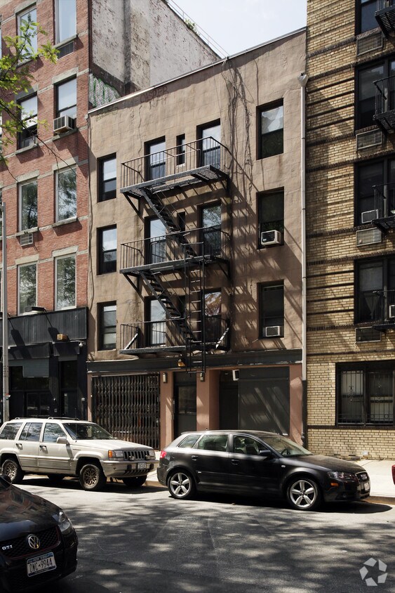 Building Photo - 434 E 11th St