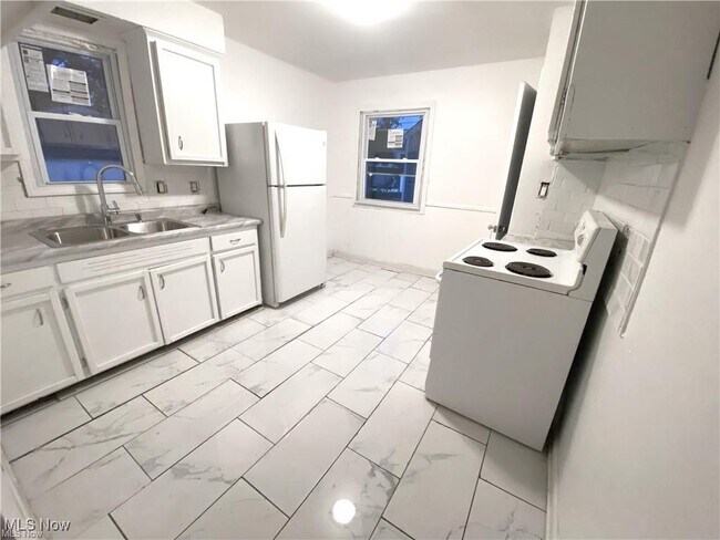 Foto del edificio - 718 Shelley Pkwy