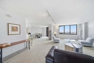 Building Photo - 2103 Harmon Cove Tower