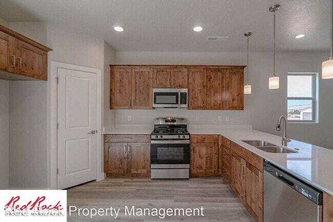 Foto del edificio - 3 br, 2 bath House - 506 N 550 W