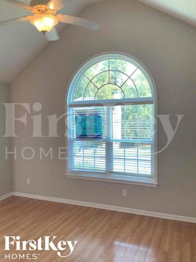 Building Photo - 1253 Waymar Ct SW