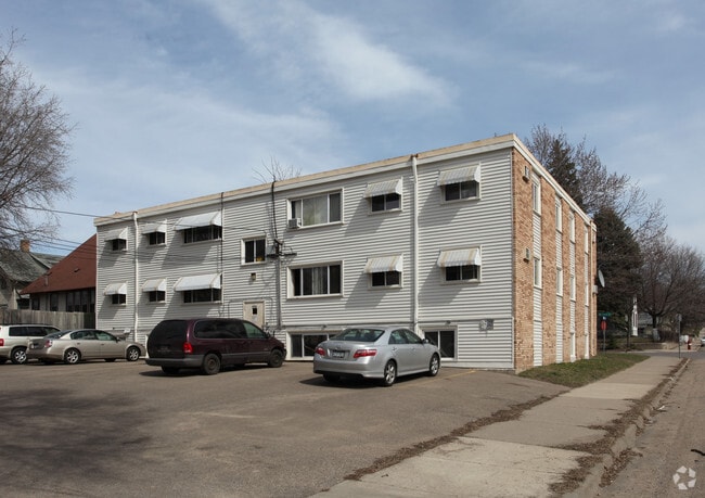 Building Photo - 2902 Polk St NE
