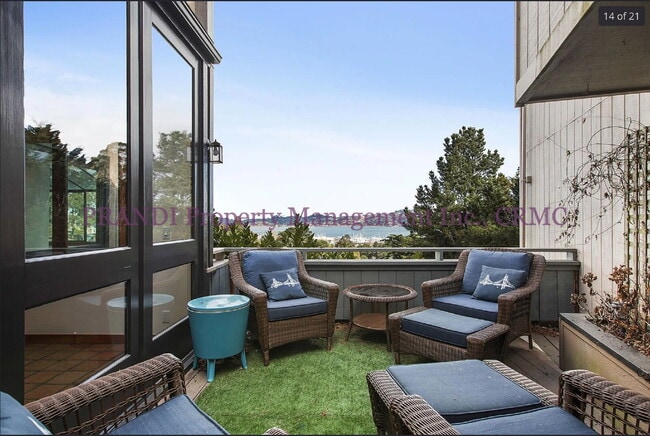 Building Photo - COMING SOON! Upgraded Townhouse with Spect...