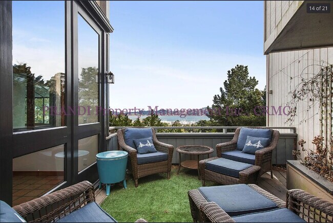 Foto del edificio - COMING SOON! Upgraded Townhouse with Spect...