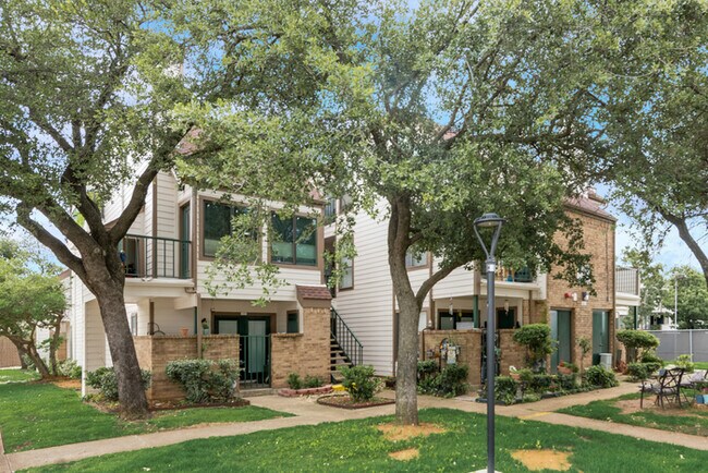 Foto del edificio - Arlington Condo
