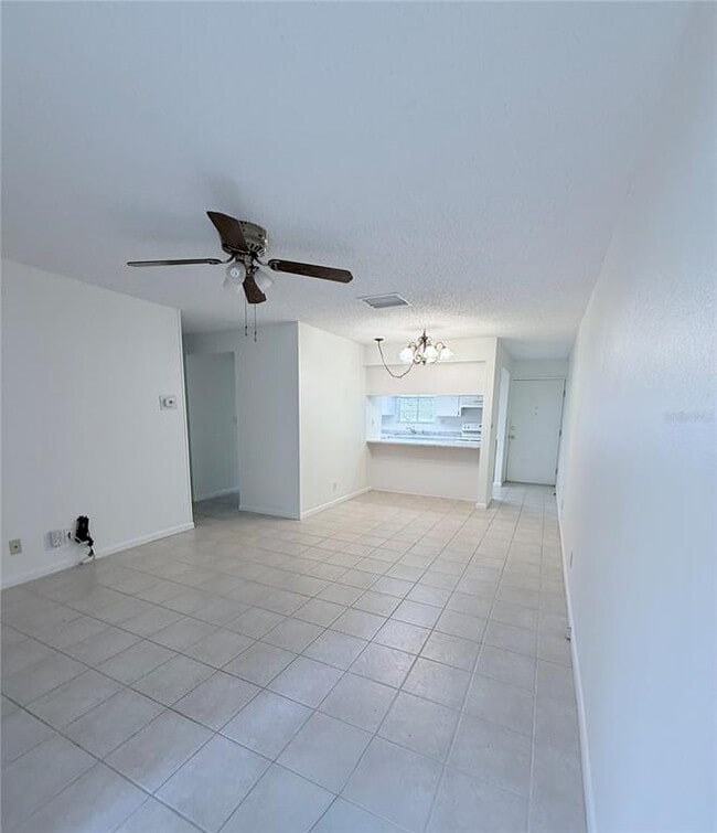Foto del edificio - 8608 Lake Isle Dr