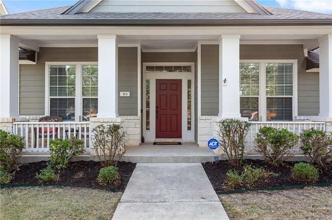 Building Photo - 313 Greenside Ln