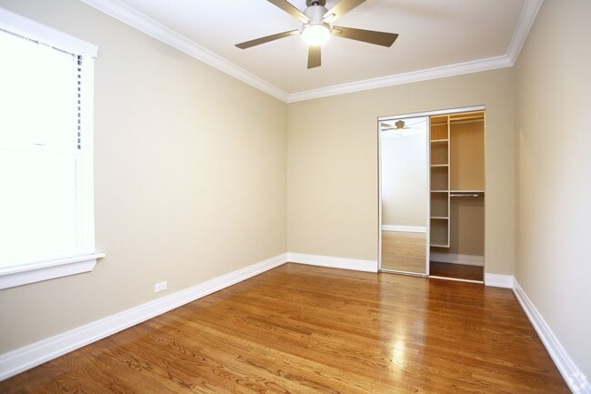 Building Photo - 901 W Argyle St