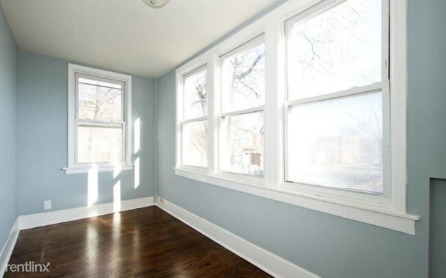 Foto del edificio - 3 br, 1 bath Apartment - 7201 S Perry Ave