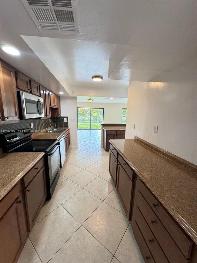 Foto del edificio - 3167 Coral Springs Dr